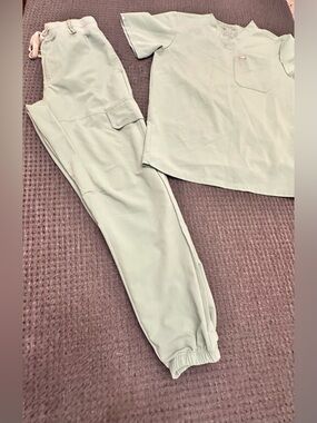 Figs light green scrub set, pants and top. Medium